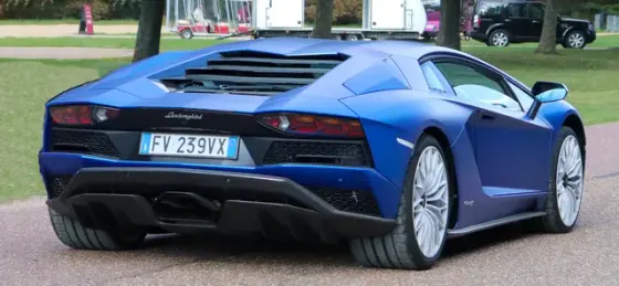 兰博基尼 · Lamborghini Aventador 车系示例照片