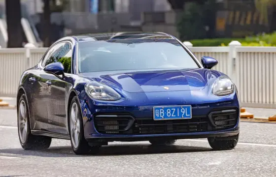 保时捷 · Porsche Panamera 车系示例照片