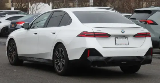 宝马 · BMW 5 Series 车系示例照片