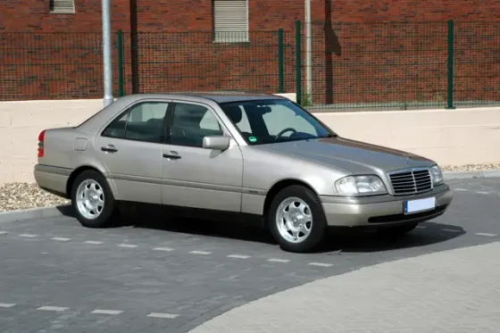 奔驰 · Mercedes-Benz C-Class 车系示例照片