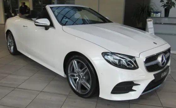 奔驰 · Mercedes-Benz E-Class 车系示例照片
